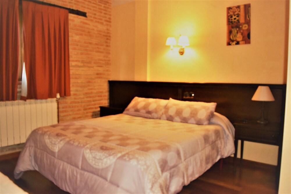 Hospedium Hotel La Fuente Candelario Buitenkant foto