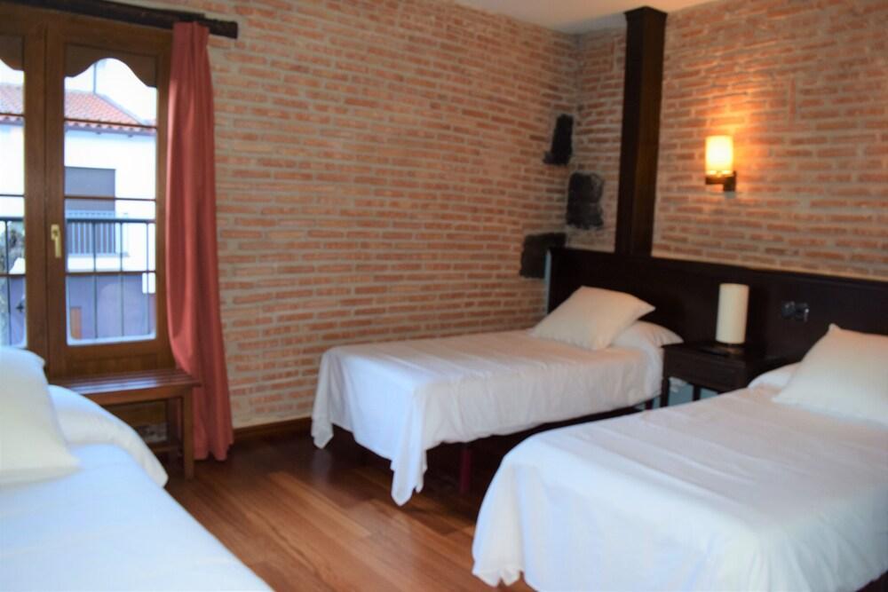 Hospedium Hotel La Fuente Candelario Buitenkant foto