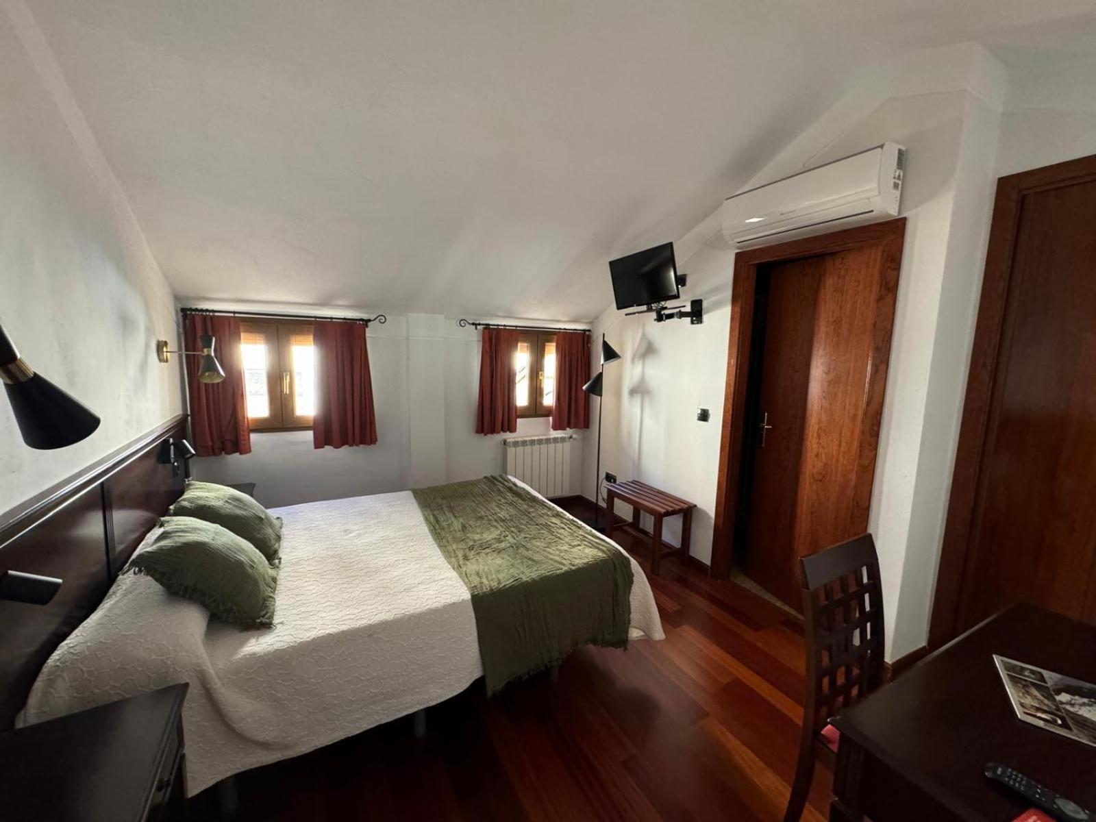 Hospedium Hotel La Fuente Candelario Buitenkant foto