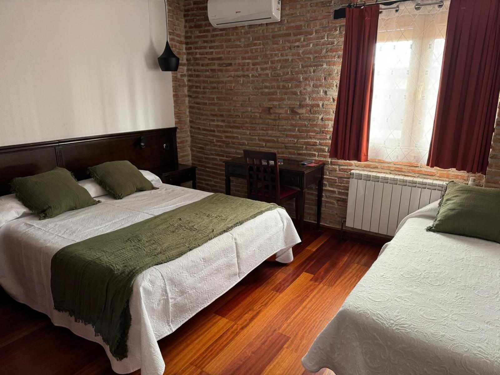 Hospedium Hotel La Fuente Candelario Buitenkant foto