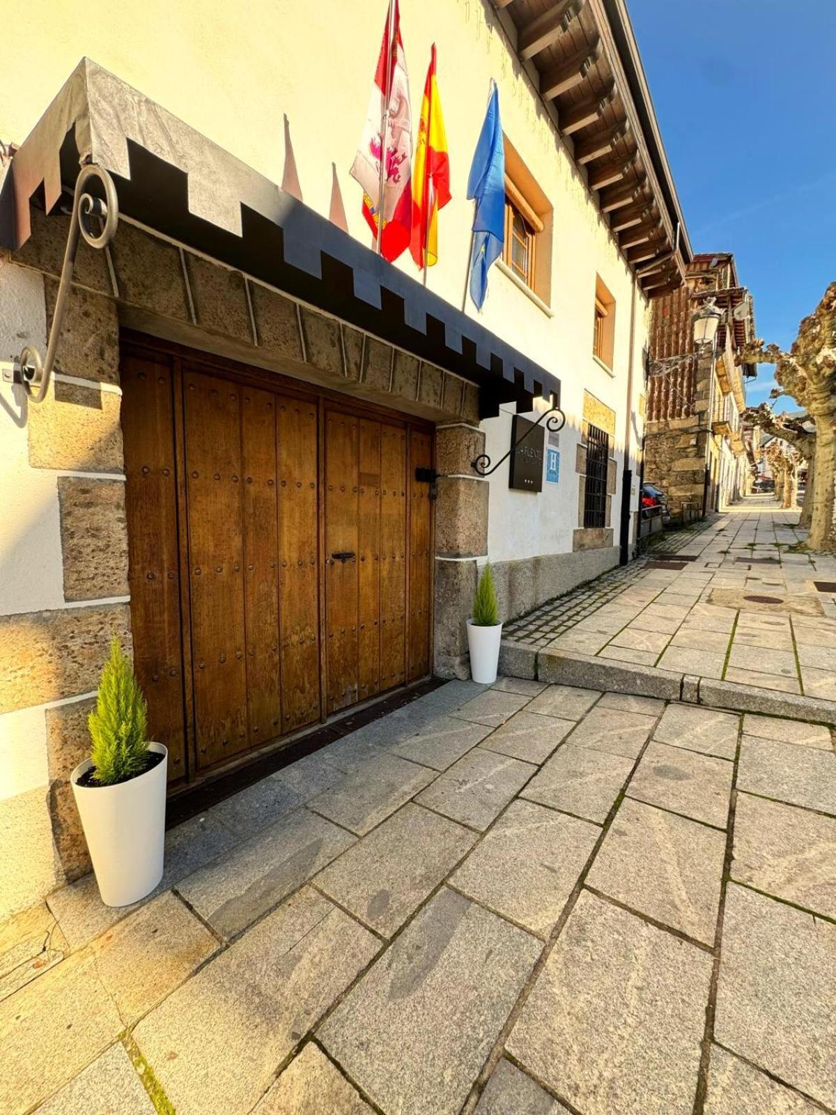 Hospedium Hotel La Fuente Candelario Buitenkant foto
