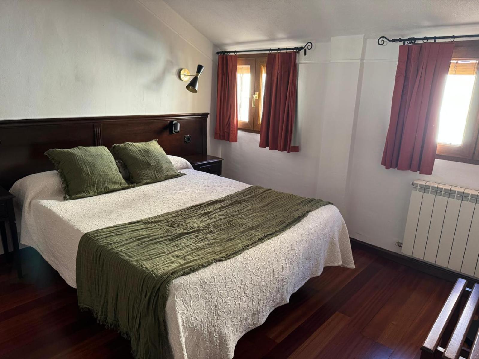 Hospedium Hotel La Fuente Candelario Buitenkant foto